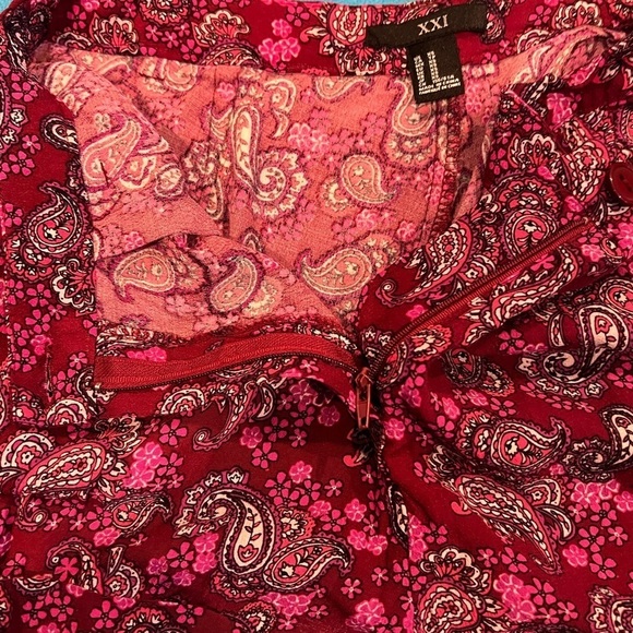 Forever 21 Pink Paisley Print Hemmed Cuff Shorts Size XS - Picture 4 of 9